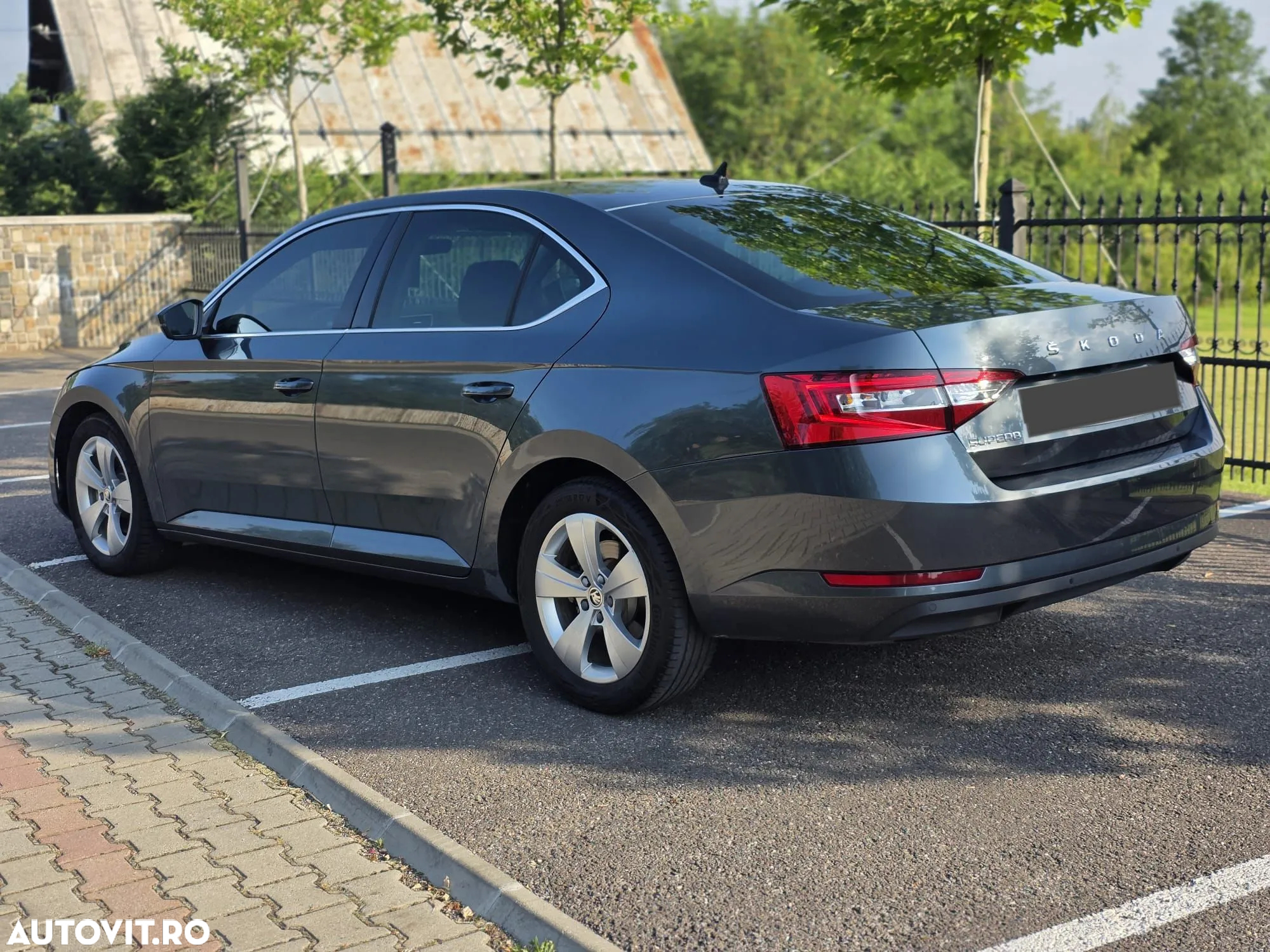 Skoda Superb 1.6 TDI DSG Ambition - 6