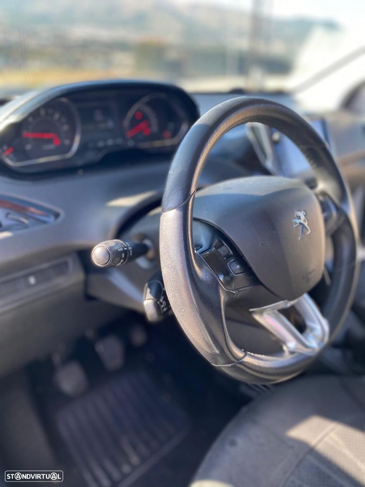 Peugeot 208 1.4 HDi - 13