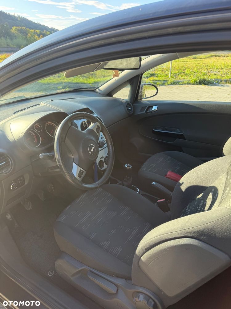 Opel Corsa - 18
