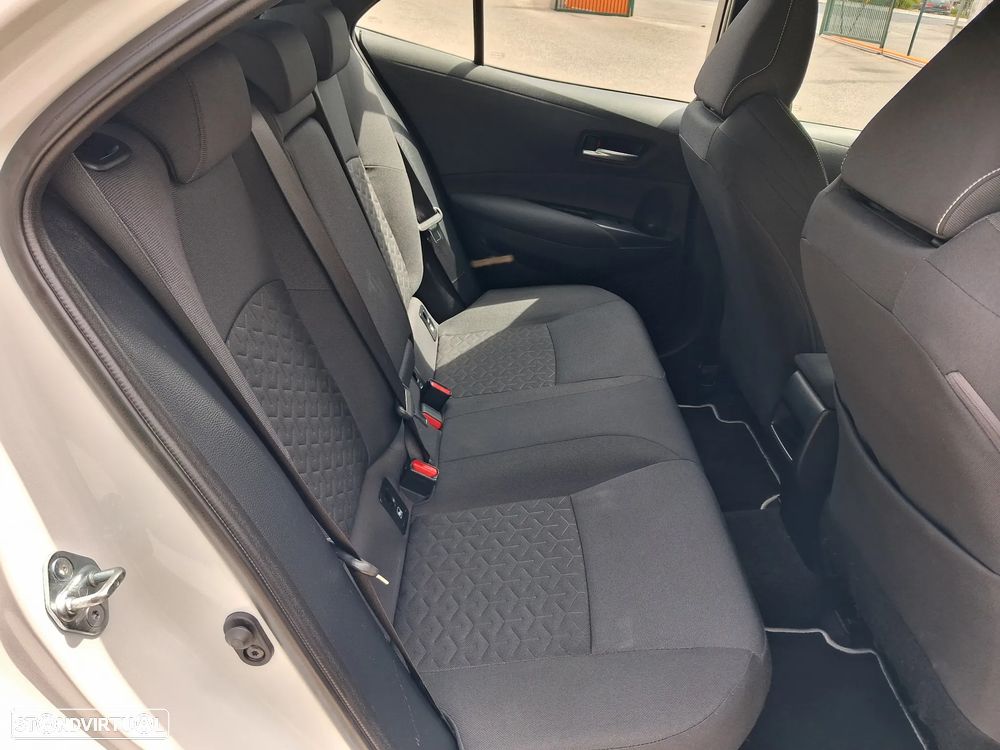 Toyota Corolla 1.8 Hybrid Exclusive - 19
