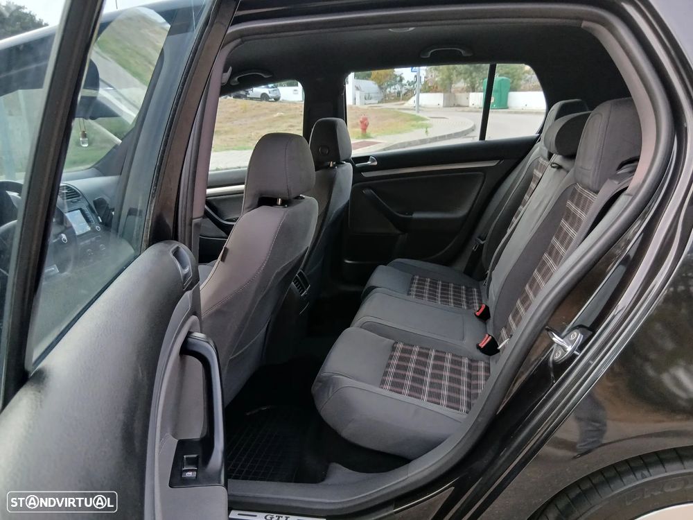 VW Golf 2.0 GTI - 7