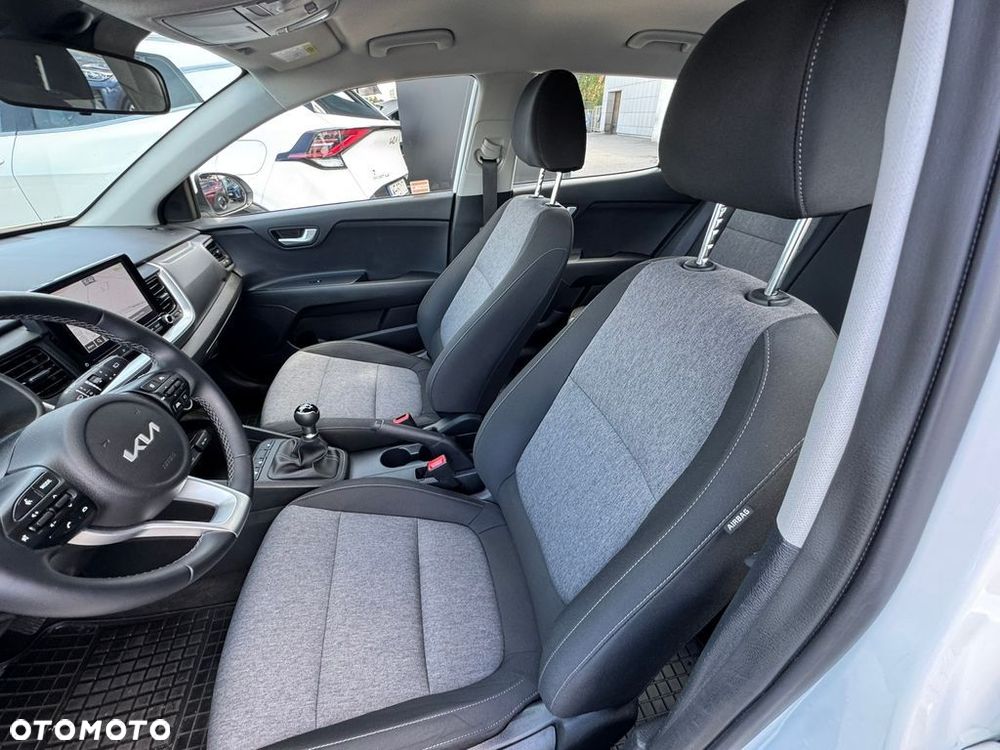 Kia Stonic 1.2 M - 11