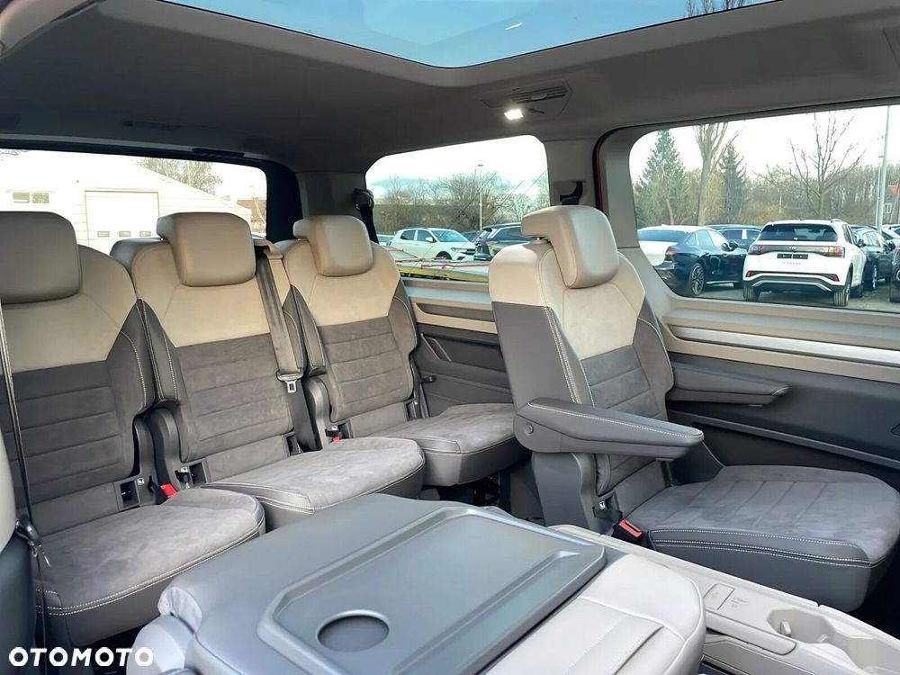 Volkswagen Multivan - 22