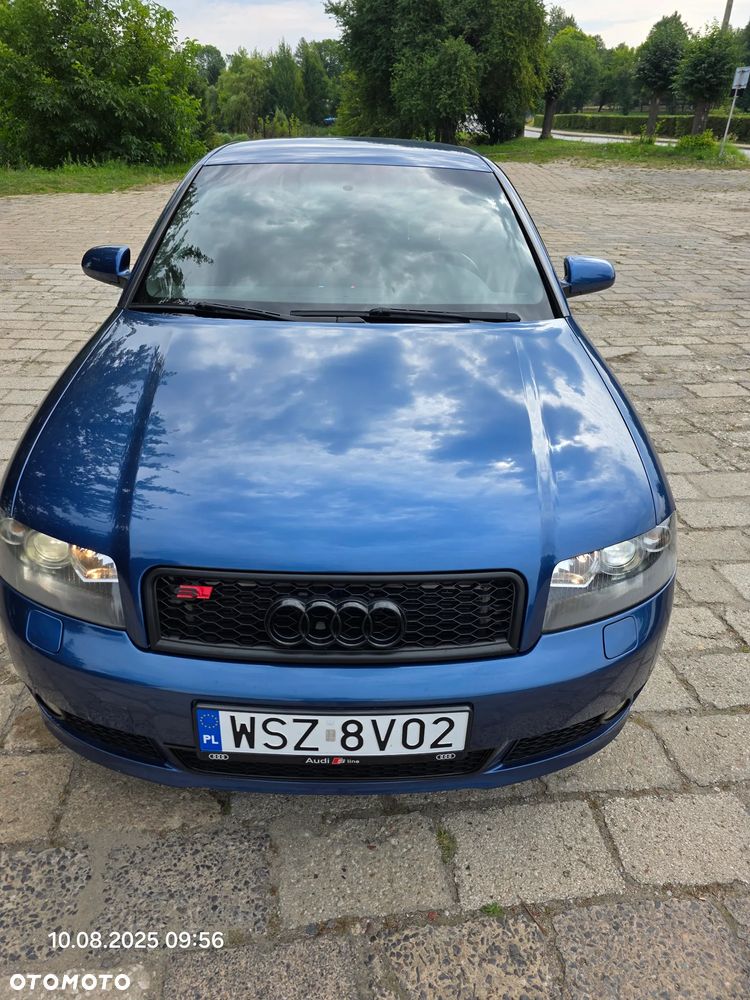 Audi A4 Limousine - 1