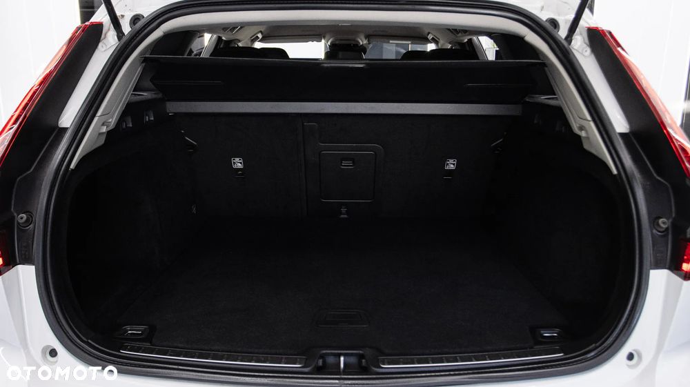 Volvo V60 B3 B Momentum Core - 27