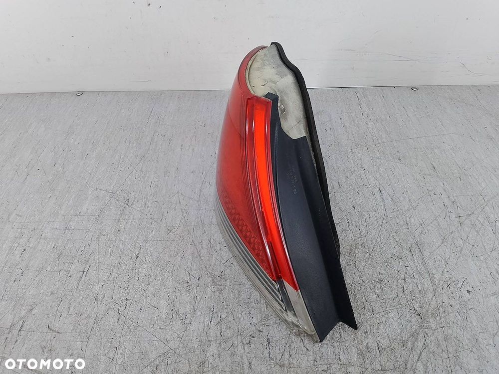 LAMPA TYLNA LEWA BMW SERIA 7 E65 LIMUZYNA - 4