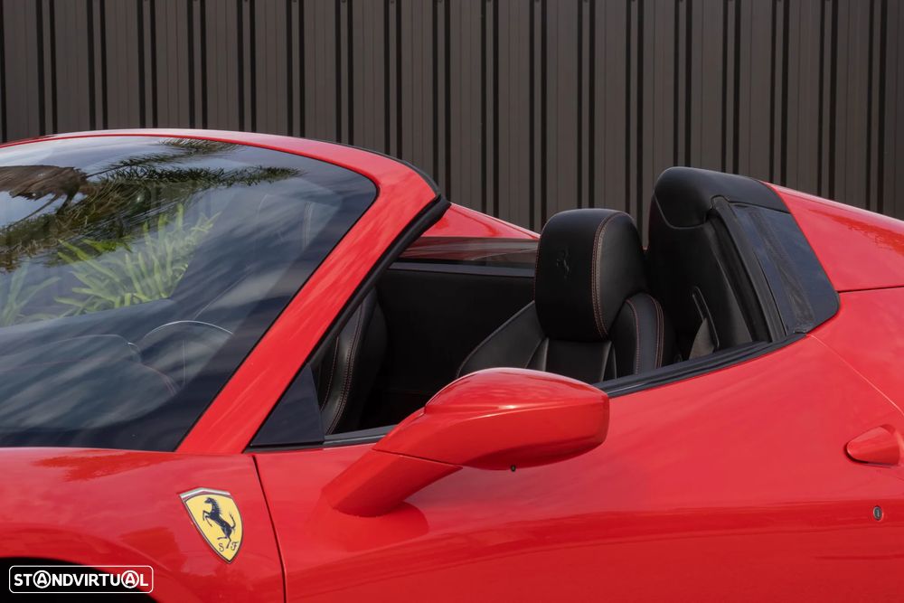 Ferrari 458 Spider - 12