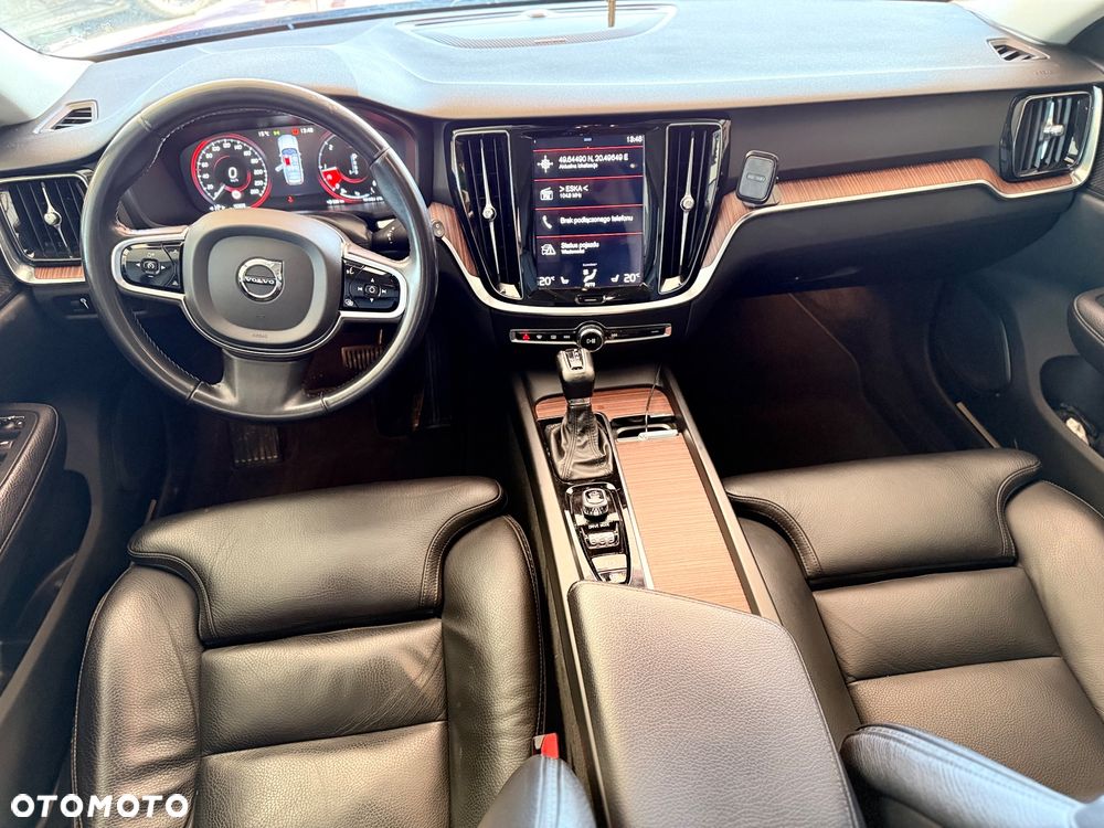 Volvo V60 Cross Country D4 AWD Geartronic Pro - 11