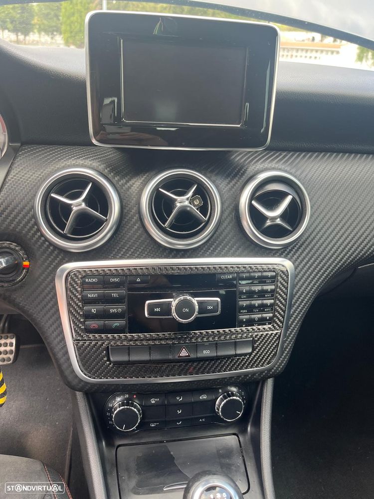 Mercedes-Benz A 180 d AMG Line - 13