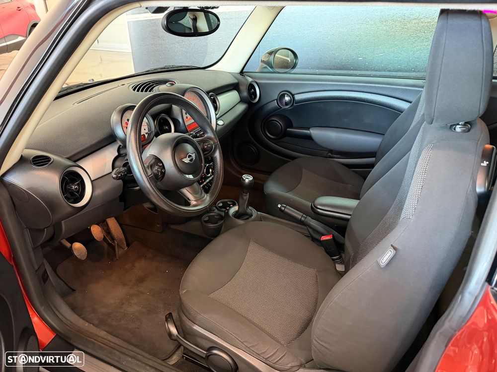 MINI 3 Portas Cooper D - 5