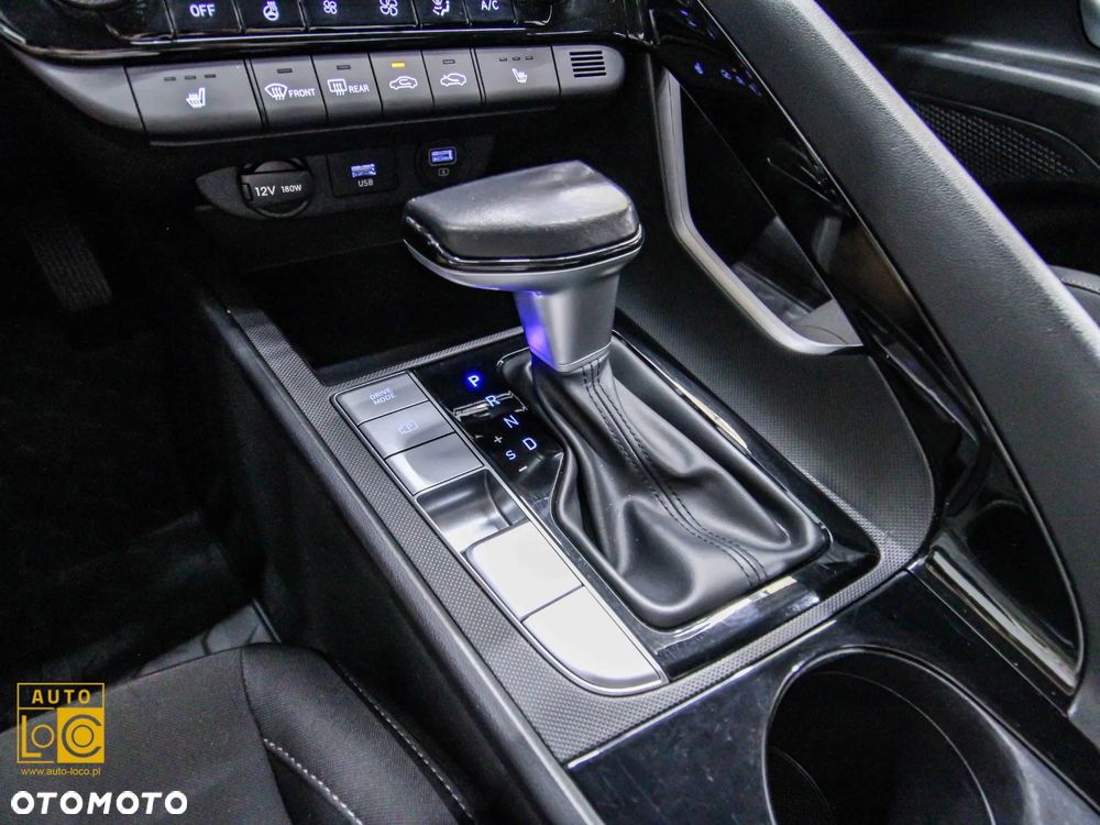 Hyundai Elantra 1.6 Executive CVT - 22