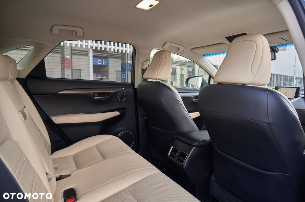 Lexus NX 200t Prestige AWD - 30