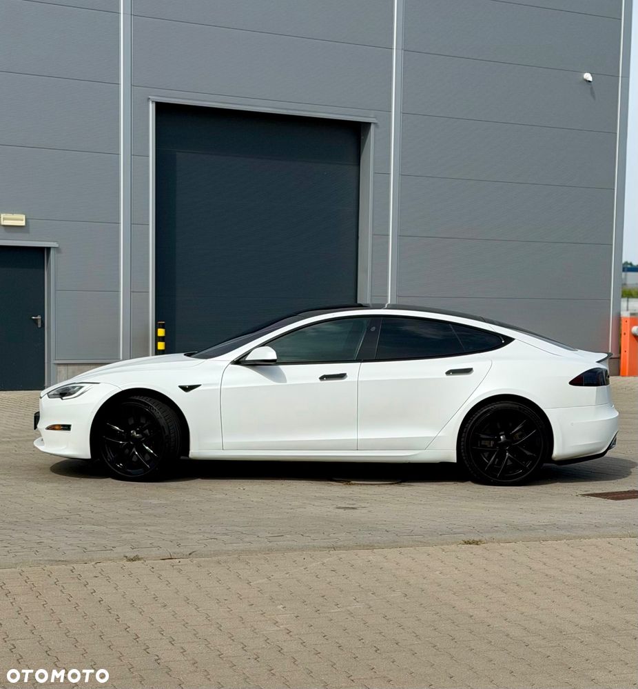 Tesla Model S - 15