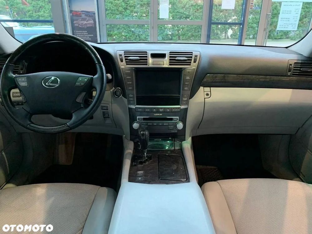 Lexus LS 460 Superior - 15