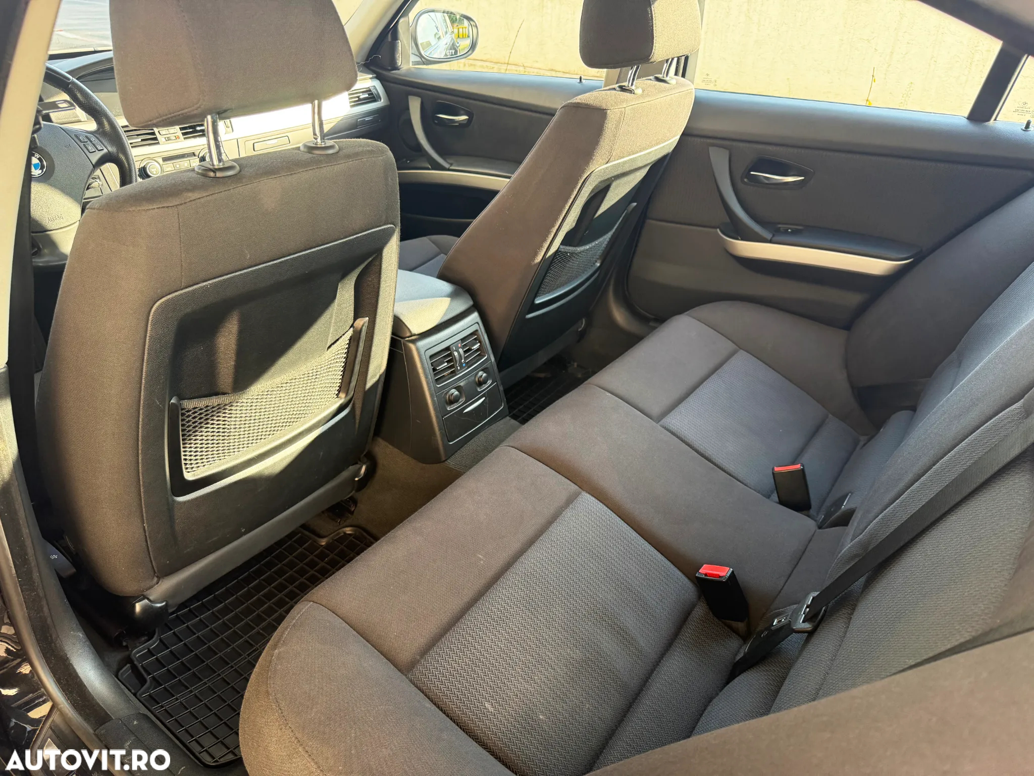 BMW Seria 3 318d DPF - 32