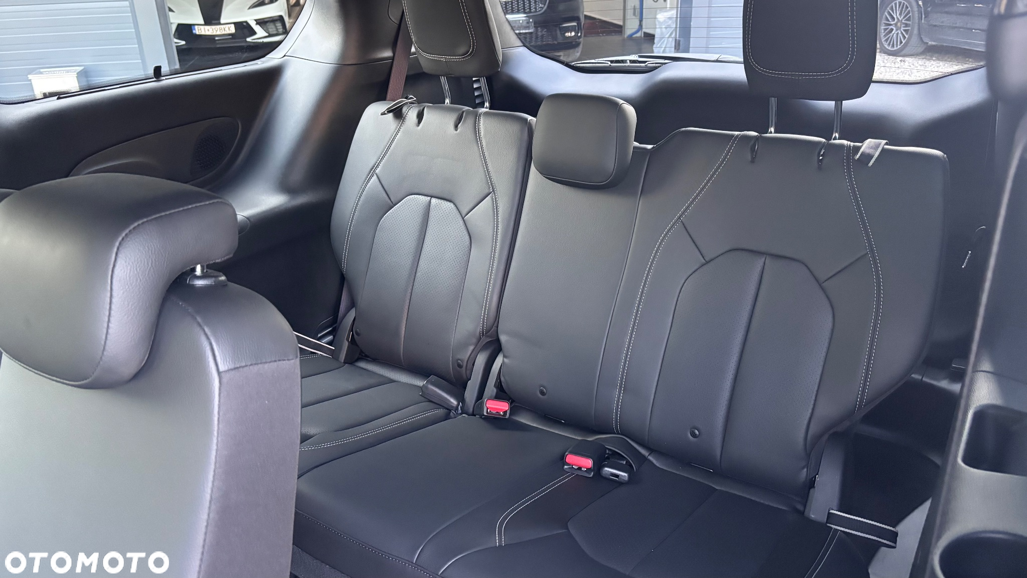 Chrysler Pacifica - 20