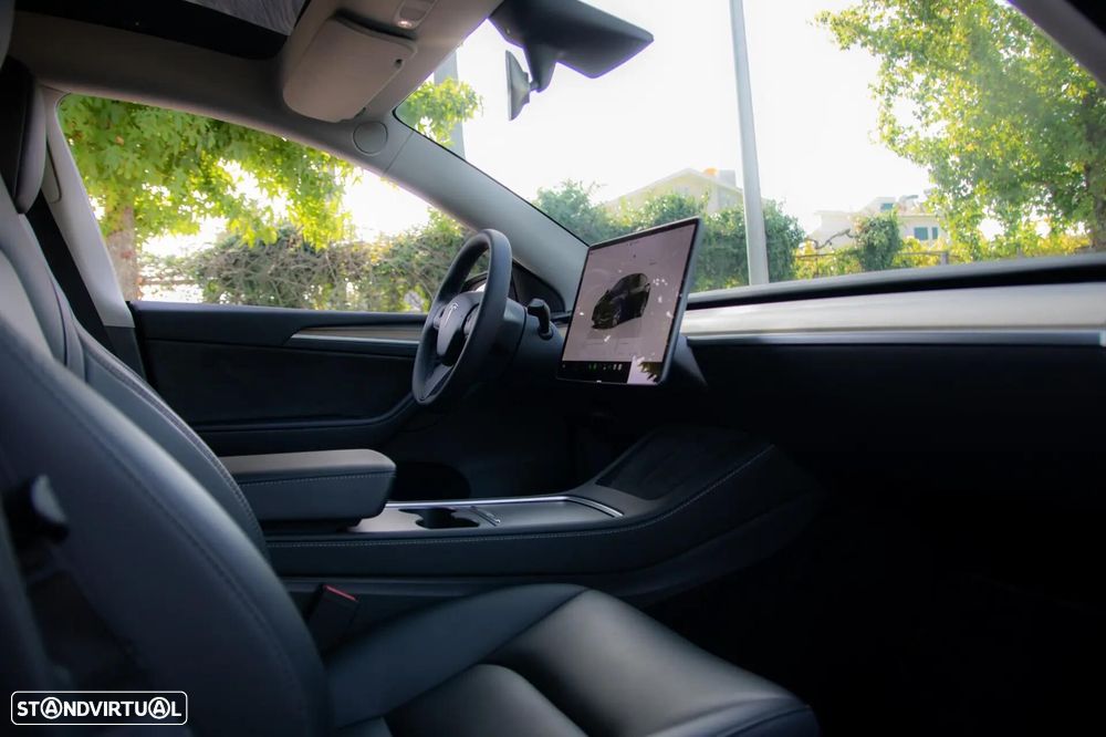 Tesla Model Y RWD - 45