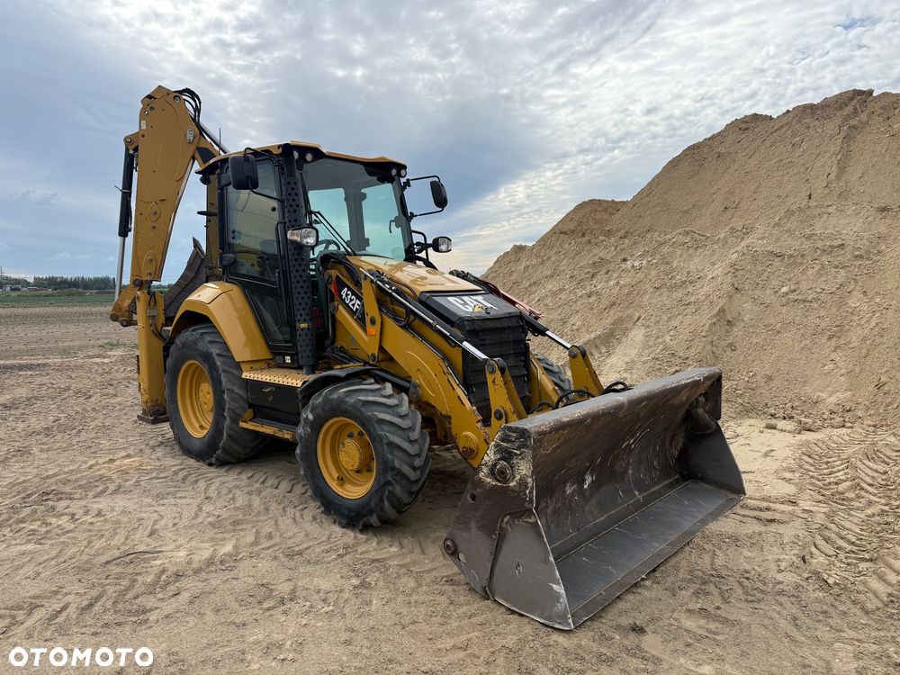 Caterpillar 432F2 - 1