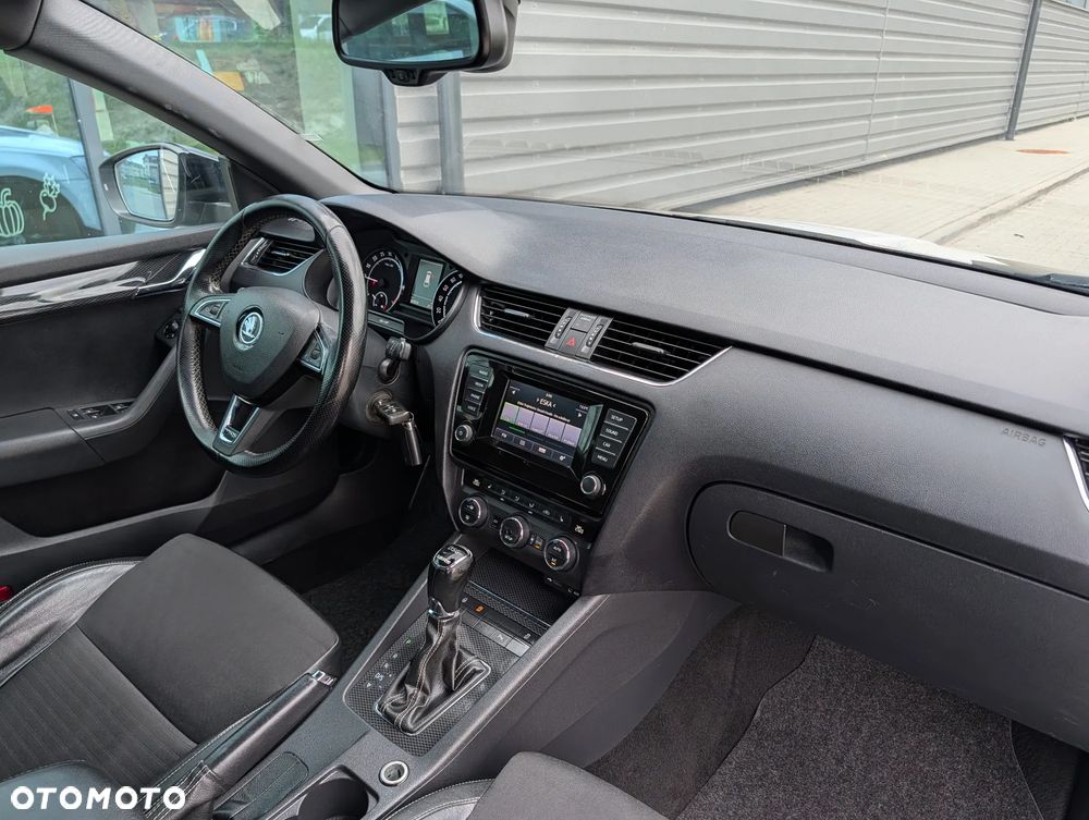 Skoda Octavia 2.0 TDI DSG RS - 17
