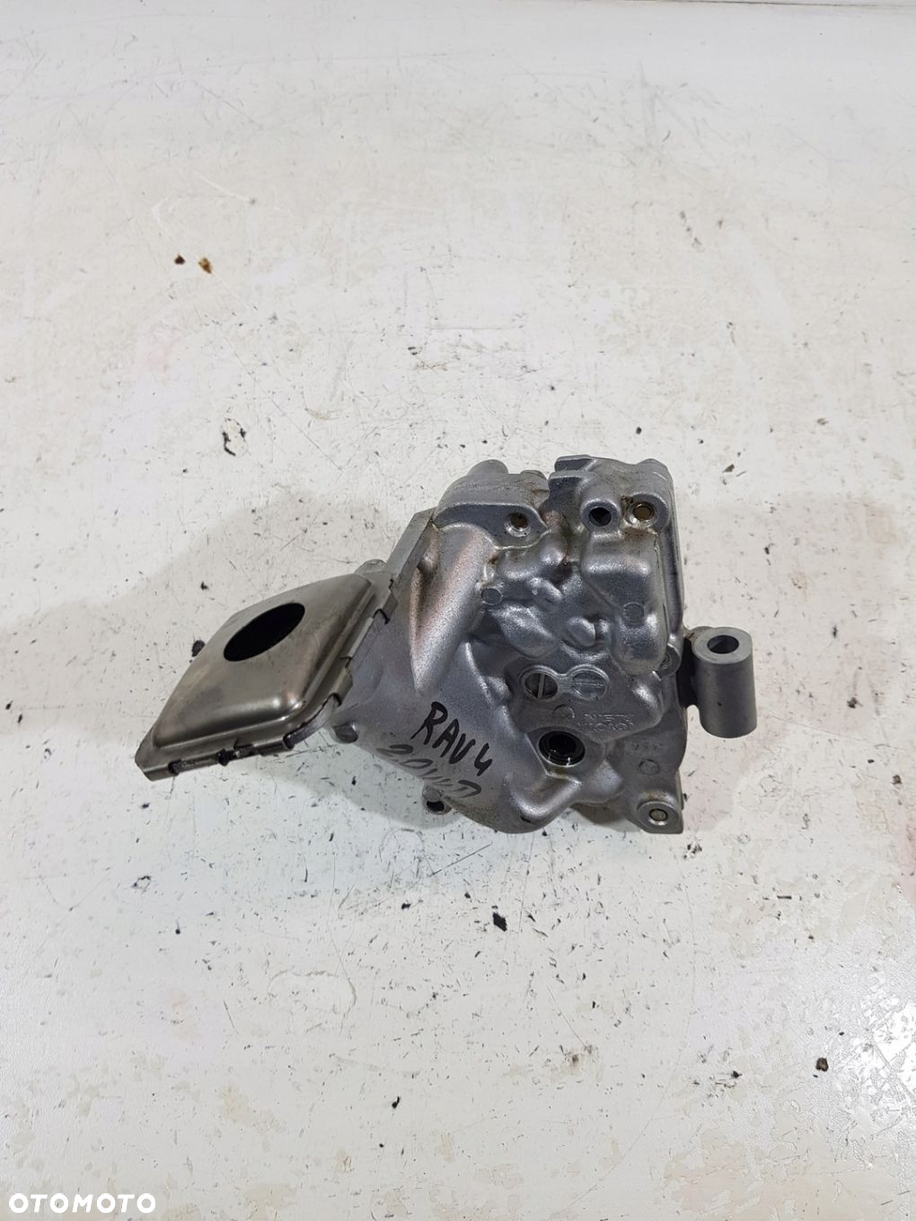 POMPA OLEJU TOYOTA RAV 4 AVENSIS T25 T27 2.0 vvt-i 3ZR - 2