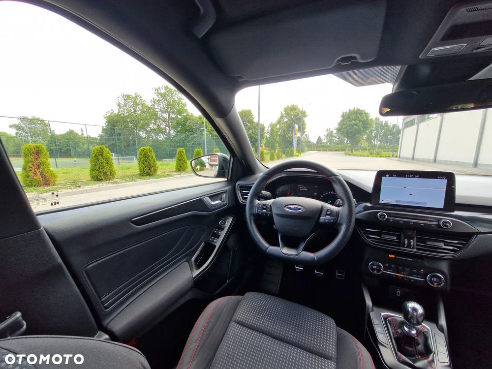 Ford Focus 1.0 EcoBoost Start-Stopp-System ST-LINE DESIGN - 23