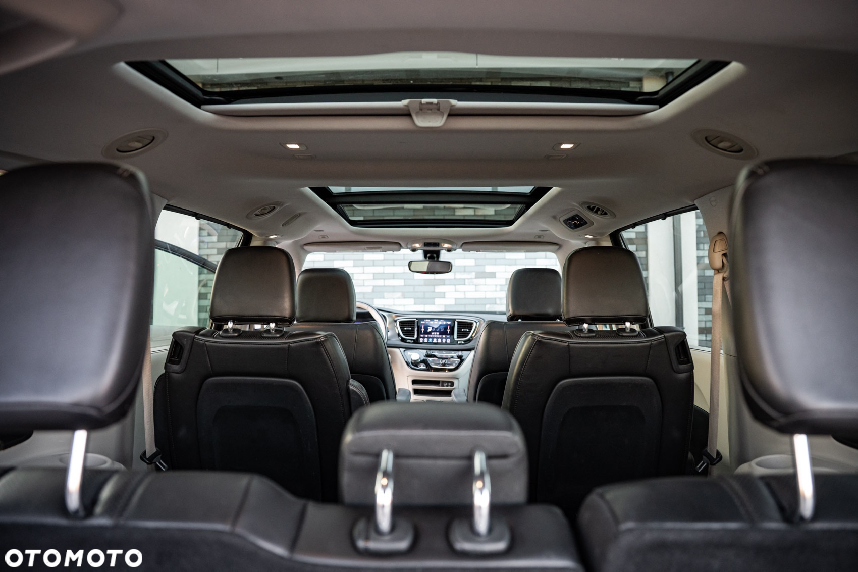 Chrysler Pacifica - 23
