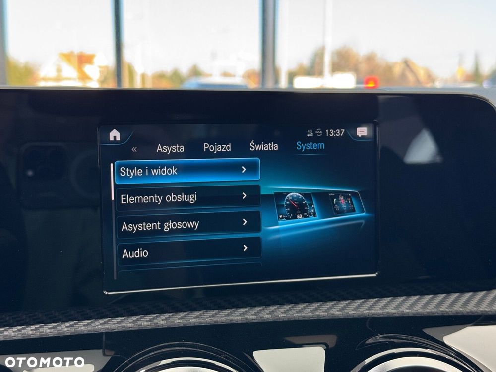 Mercedes-Benz CLA - 32