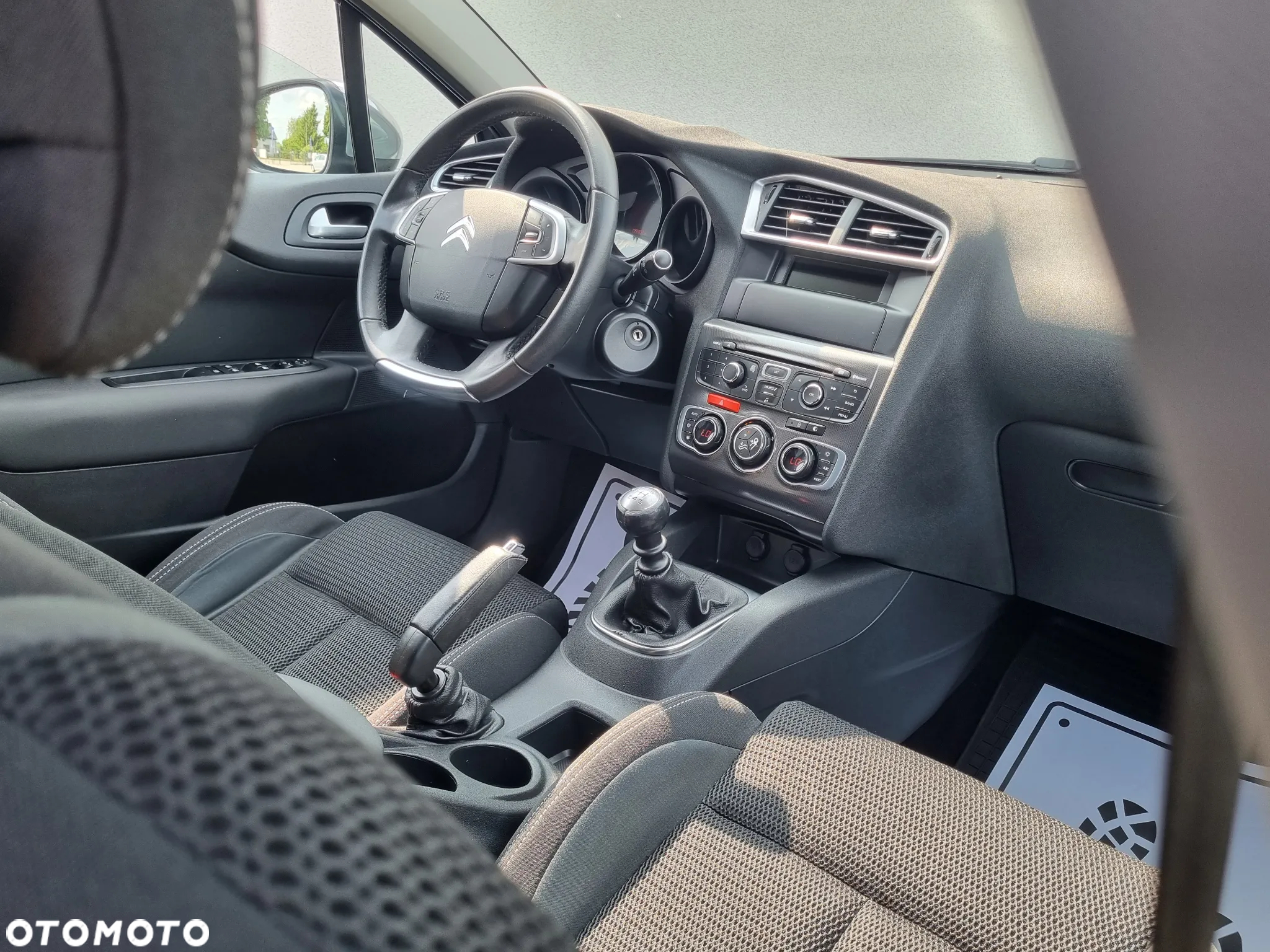 Citroën C4 e-HDi 115 Selection - 6