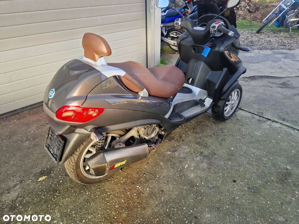 Piaggio MP-3 - 8