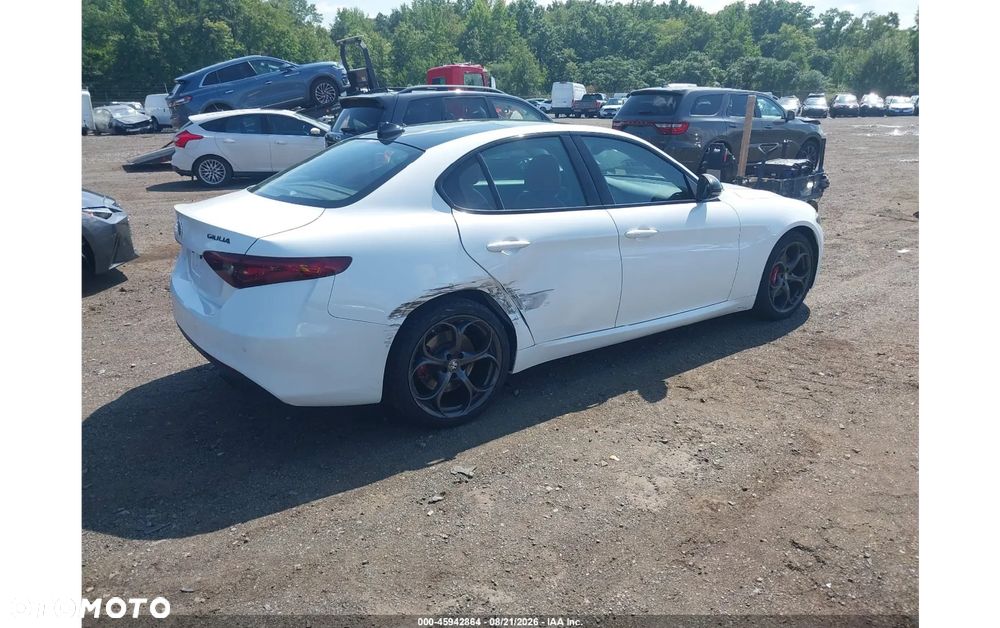 Alfa Romeo Giulia - 4