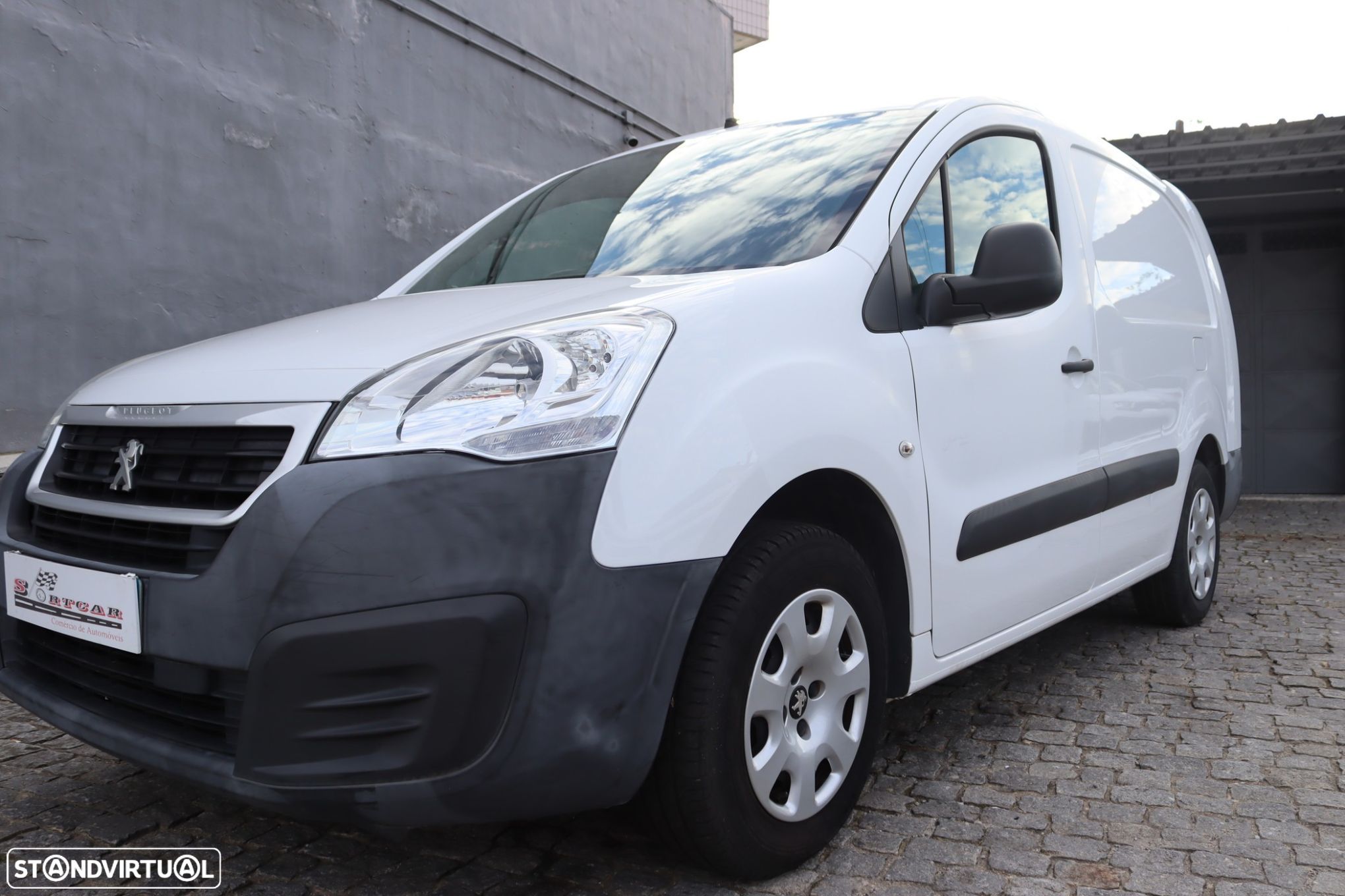 Peugeot e-Partner 50 kWh Premium Longa - 1