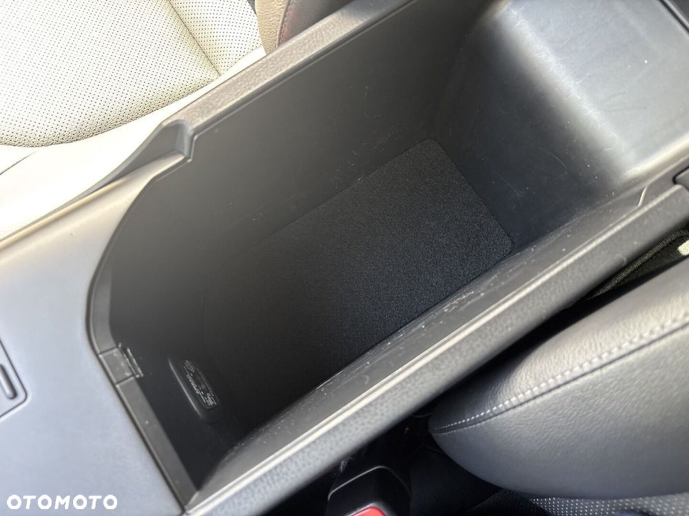 Toyota Camry 2.5 Hybrid Comfort CVT - 37