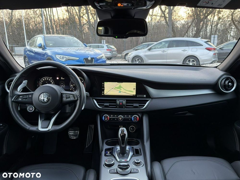 Alfa Romeo Giulia 2.0 Turbo 16V AT8-Q4 Veloce - 25
