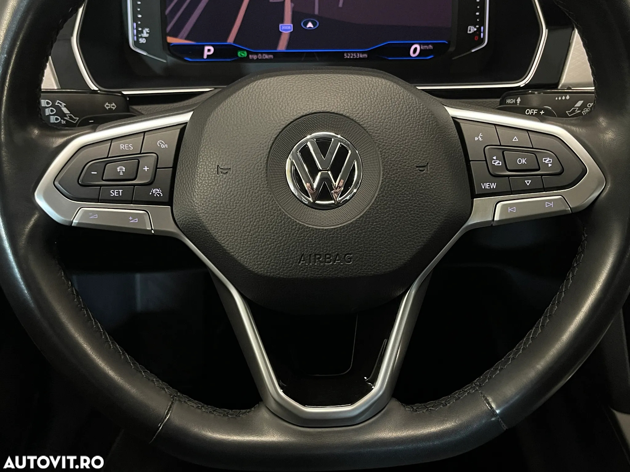 Volkswagen Passat 2.0 TDI DSG Comfortline - 26
