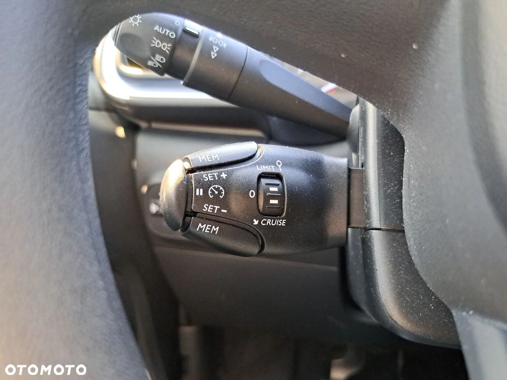 Citroën C3 1.2 PureTech Shine - 19