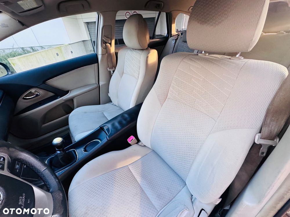 Toyota Avensis 2.0 D-4D Sol plus - 34