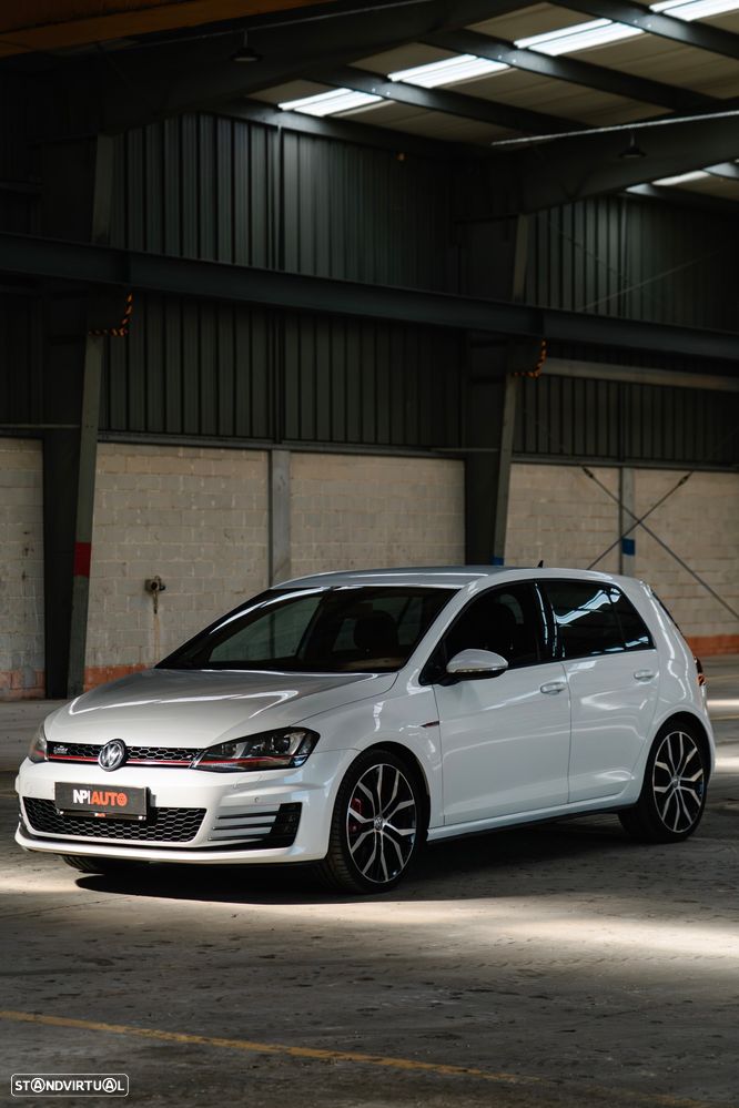 VW Golf GTI Performance BlueMotion DSG - 1