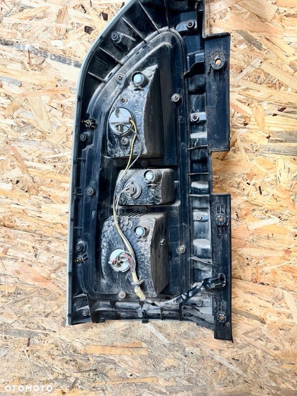 Lampa prawy tył / prawa tylna KIA SOUL I 1H Europa 92402-2K0 - 8