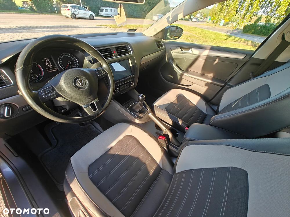 Volkswagen Jetta 1.4 TSI Highline - 12