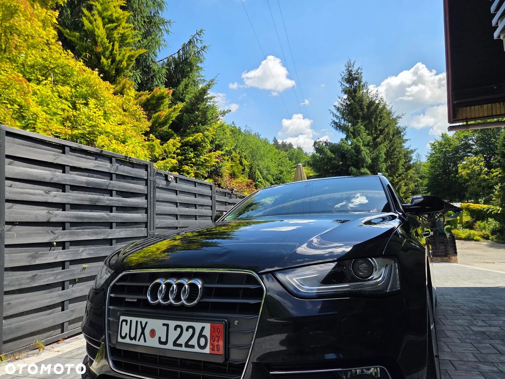 Audi A4 Avant 2.0 TDI DPF quattro S tronic Attraction - 2
