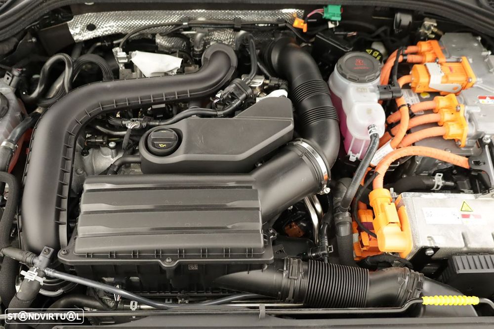 VW Golf 1.5 TSI e-Hybrid Life DSG - 26