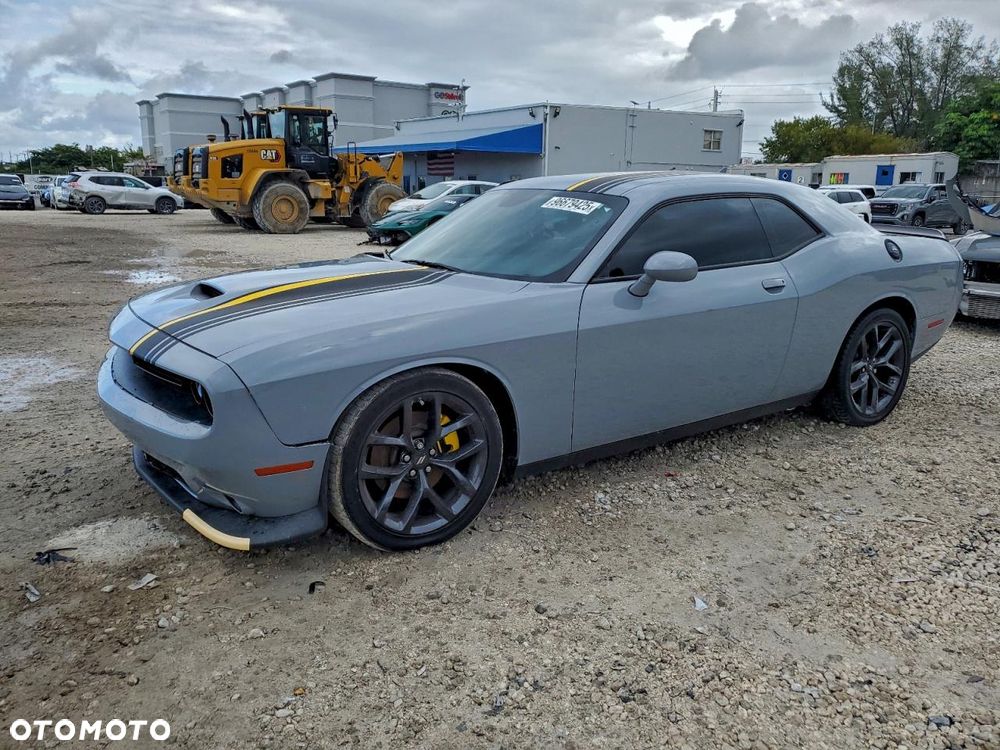 Dodge Challenger - 1