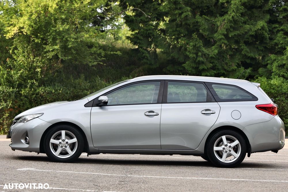 Toyota Auris 1.4 D-4D TS Luna - 4