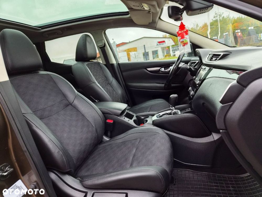 Nissan Qashqai 1.6 DCi Xtronic TEKNA - 25