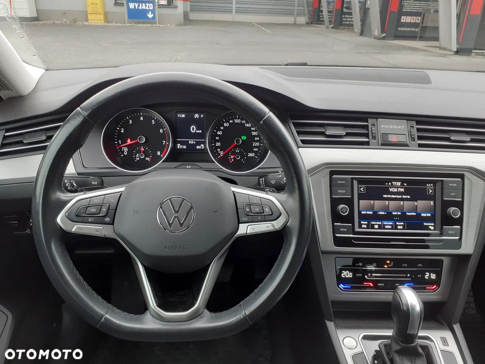 Volkswagen Passat - 10