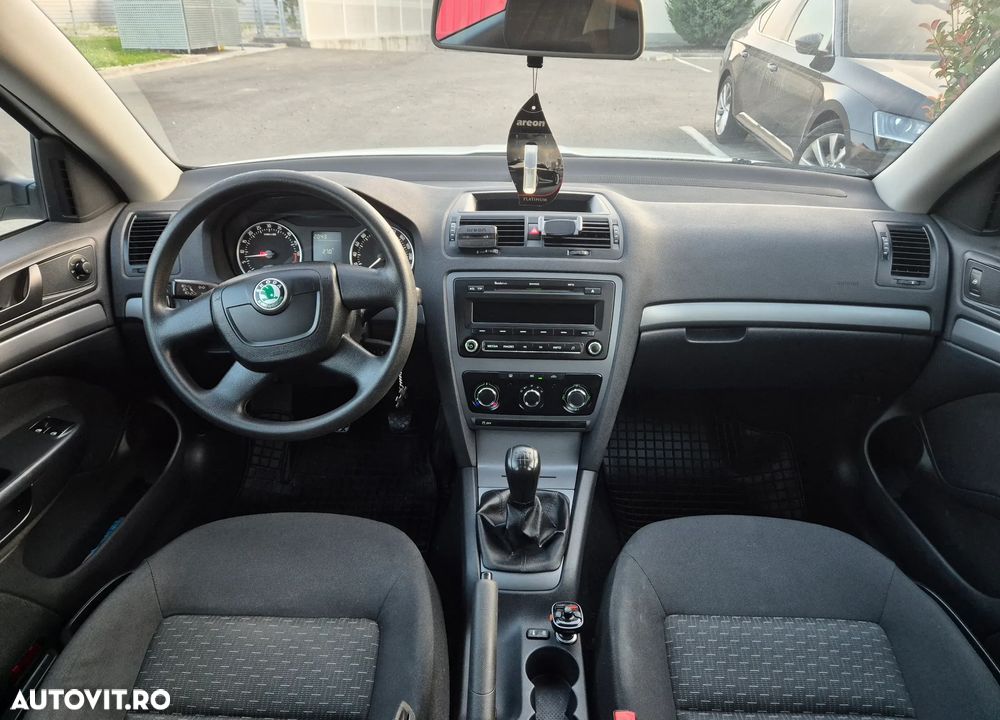 Skoda Octavia 1.6 TDI Ambiente - 9