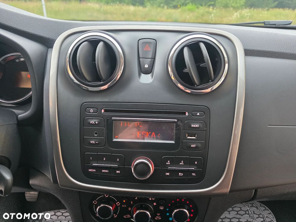 Dacia Sandero 1.2 16V Laureate - 16