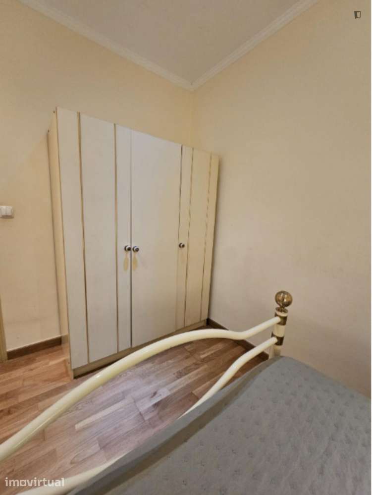 Quarto - localizado em Graça Lisbon - Grande imagem: 3/9