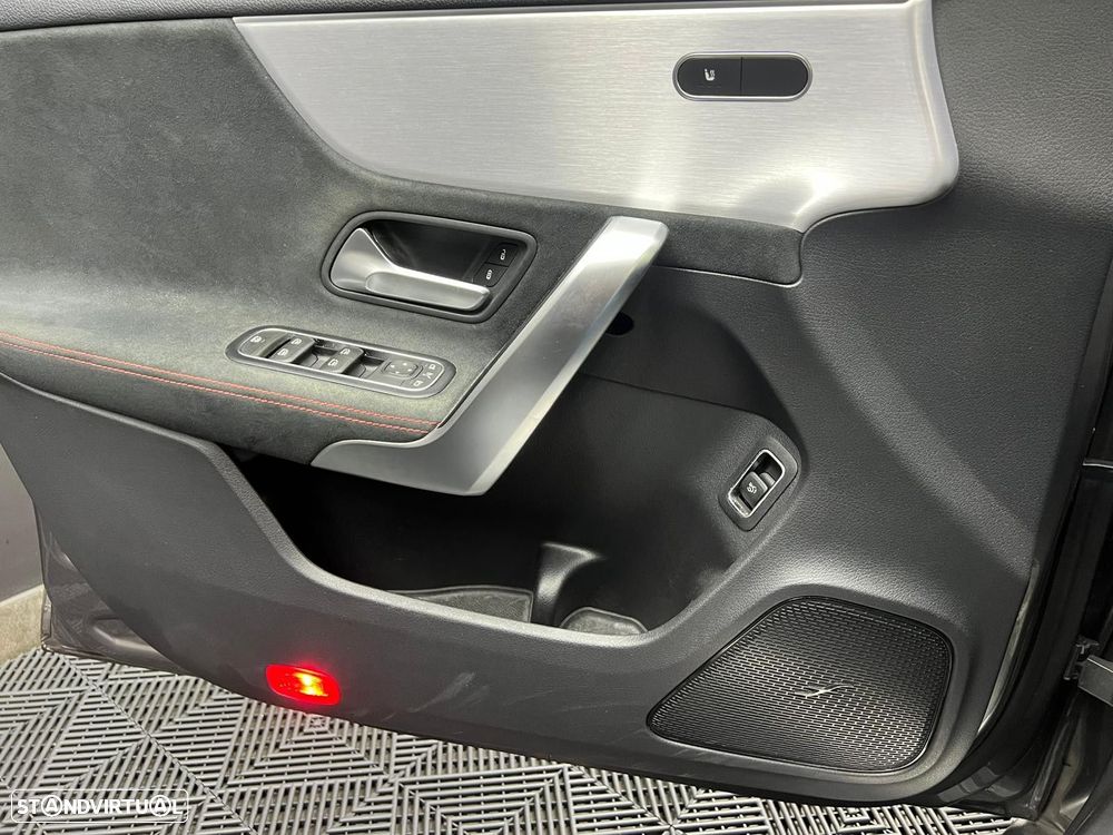 Mercedes-Benz A 180 Limousine d AMG Line Aut. - 40