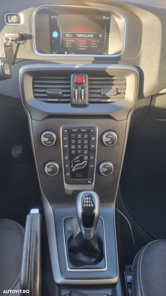 Volvo V40 D2 - 13